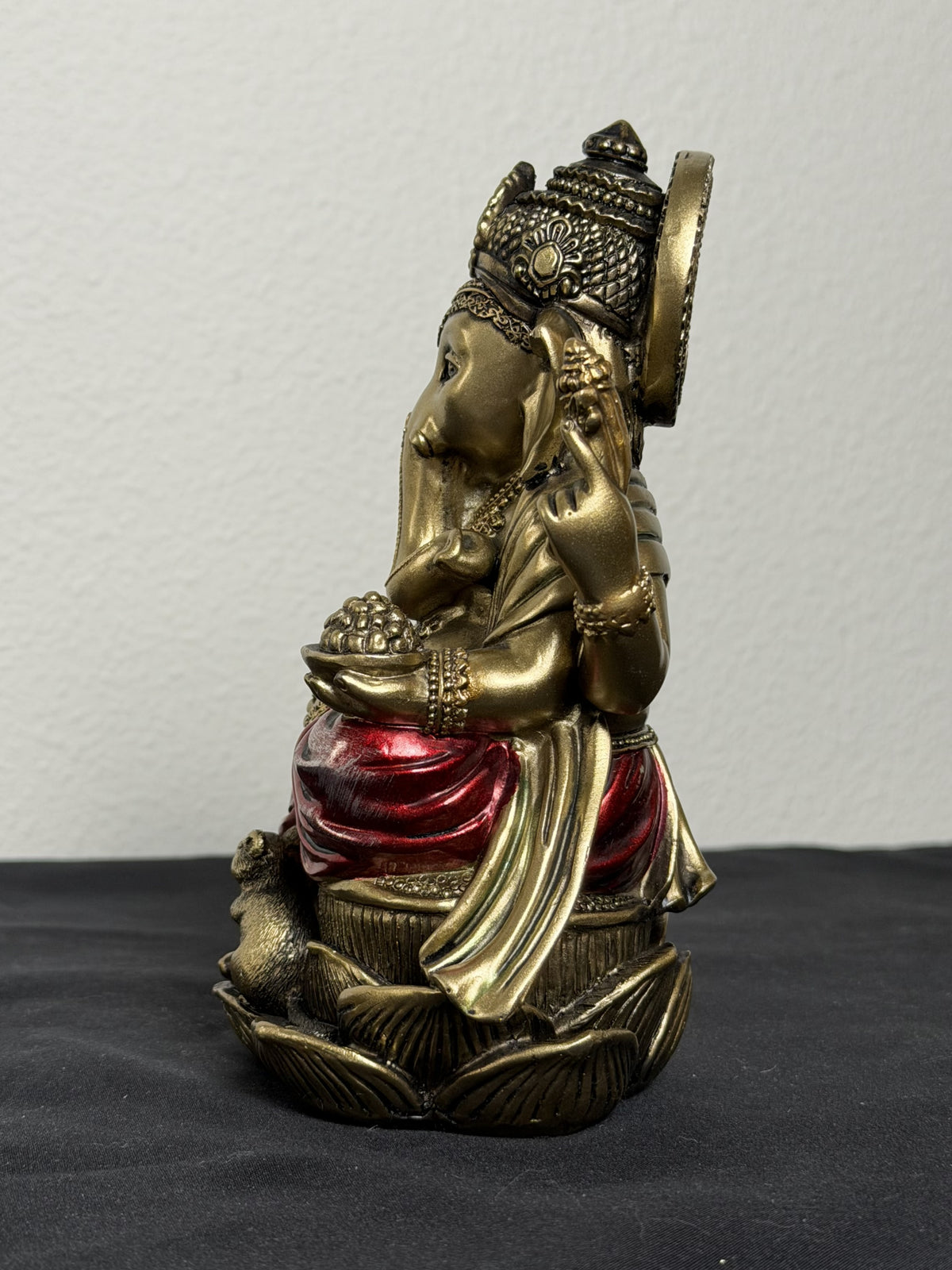 6.75" Tall Ganeshia Statue - Gold & Red